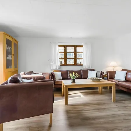 بيت للعطل Lovely In With Kitchen إلينغه