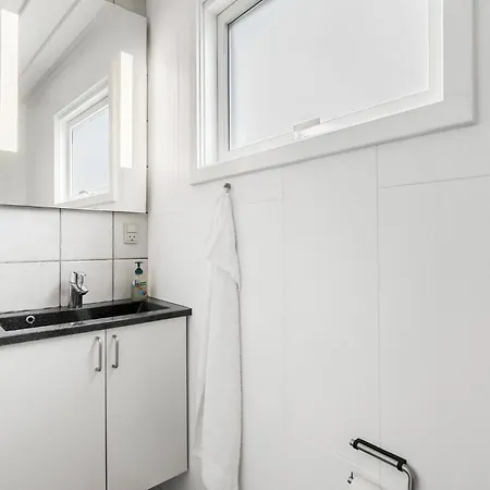Lovely In With Kitchen בית נופש אלינגה