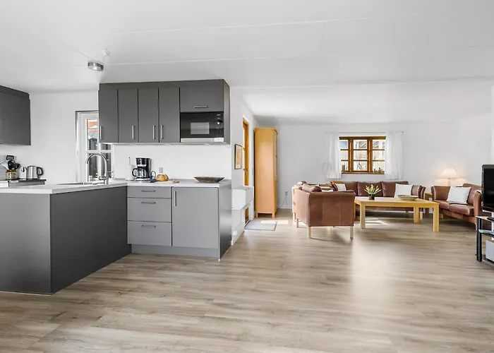 Lovely In With Kitchen